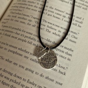 Alice in Wonderland Necklace 🦋